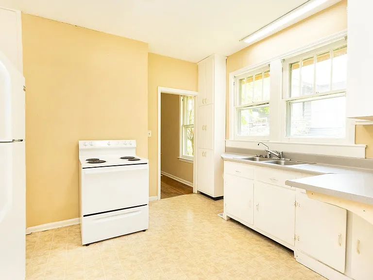 615 Barton Ave — Photo 5