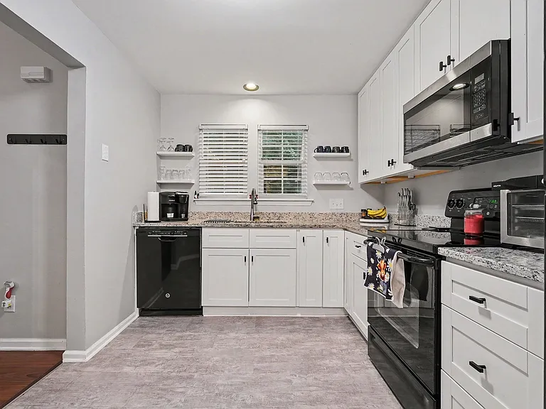 6121 Gray Gate Ln #K — Photo 6