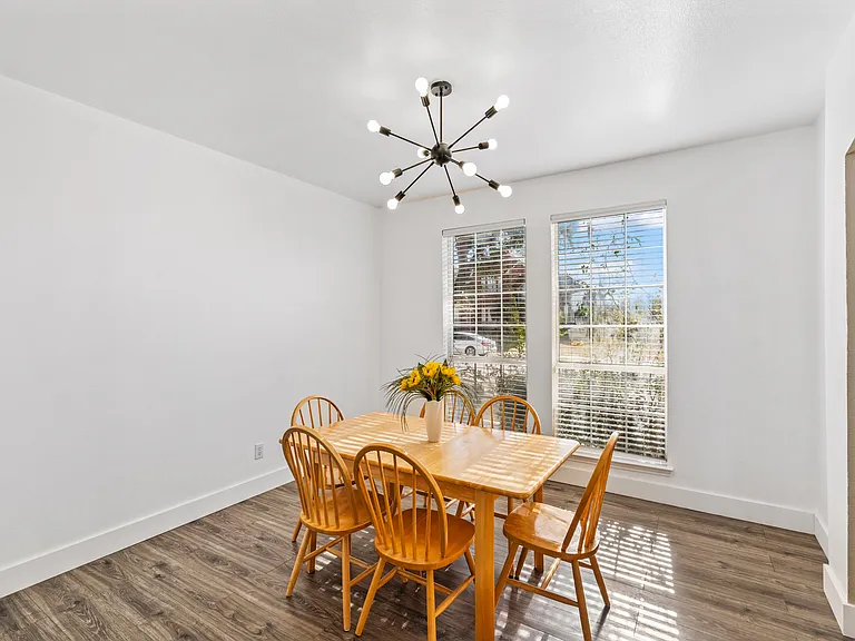 1464 Summerhill Dr — Photo 31