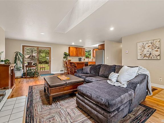 5th image of 4423 128th Pl NE