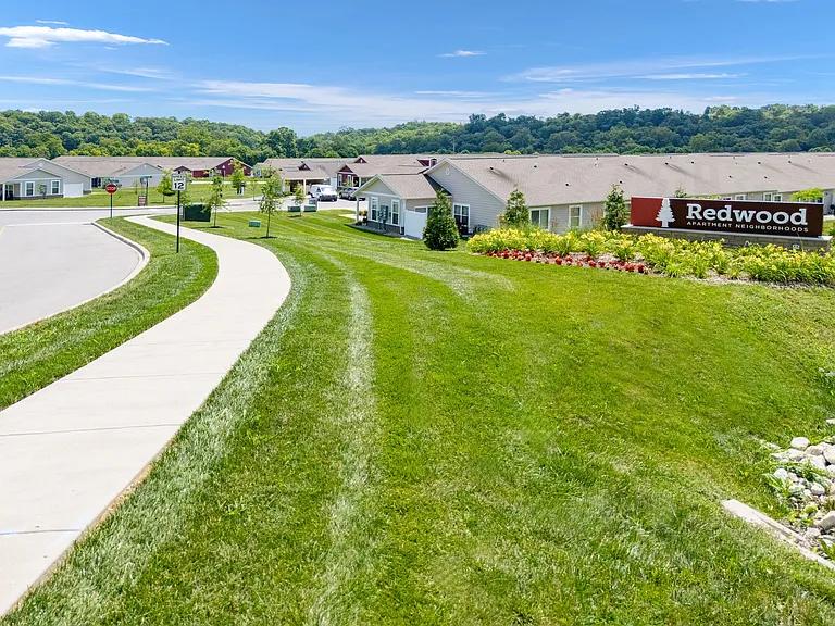 Redwood Louisville Bardstown Bluff Road — Photo 12