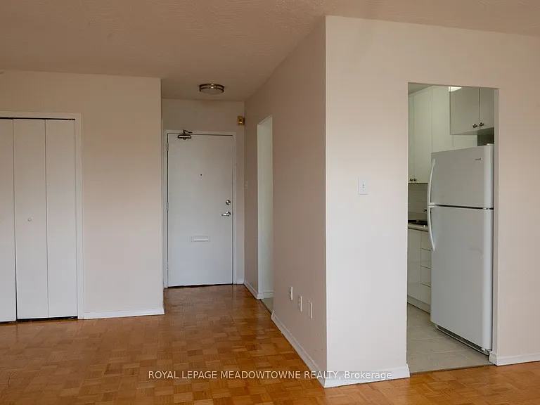 1017 Seneca Ave #408 — Photo 10