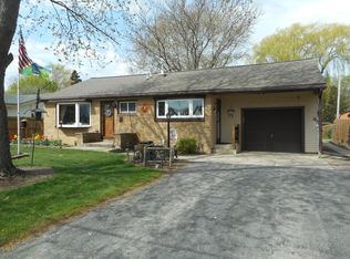 8812 E Windlake Rd, Muskego, WI 53150