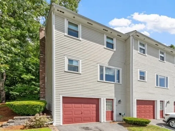 96 Park Ave W APT A1, Lowell, MA 01852
