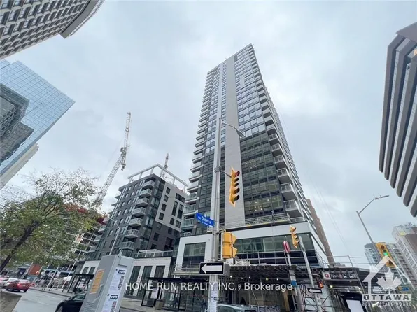 340 Queen St #1710, Ottawa, ON K1R 5A5