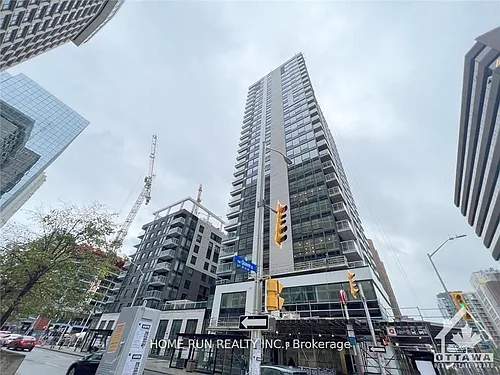 340 Queen St Photo 1