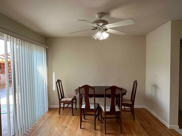 2000 Santa Cruz Ave — Photo 13