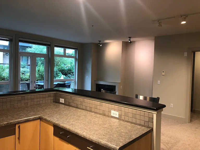 1700 N Northlake Way #106 — Photo 8
