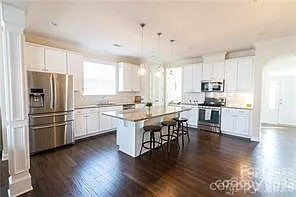 10517 Donahue Dr — Photo 8