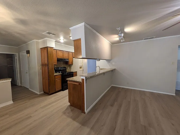 6618 Cloverbend St — Photo 28