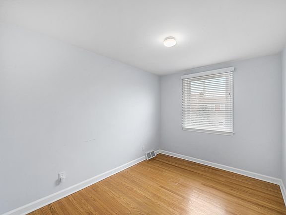 4th image of 3053 Gaul St #1