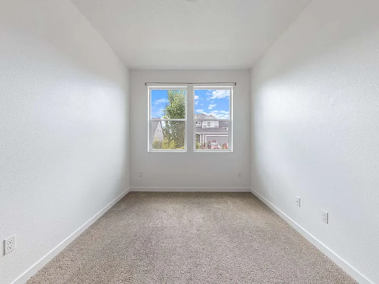 1722 N Kalapuya Pl — Photo 37