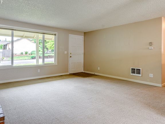 5th image of 8417 NE 10th St