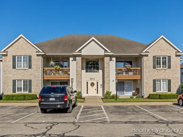 3041 E Crystal Waters Dr Unit 8, Holland, MI 49424