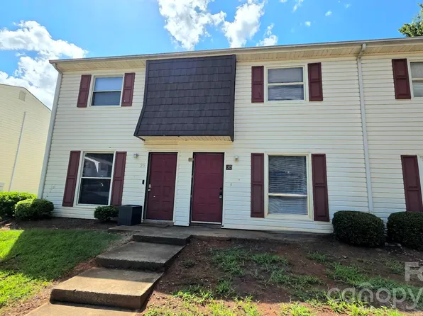 7906 Oak Meadow Ct, Charlotte, NC 28210