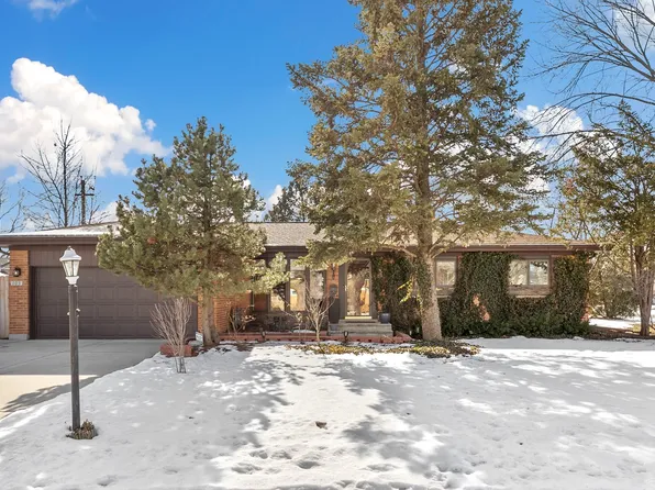 105 King Ln, Des Plaines, IL 60016