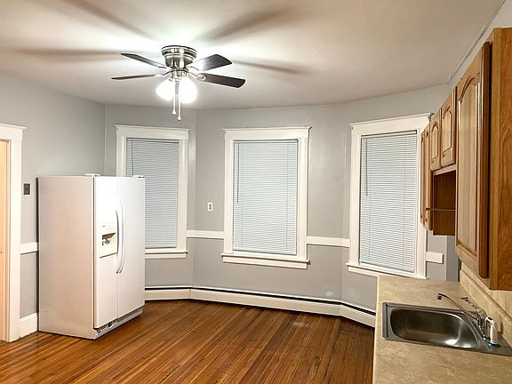 5th image of 44 Albany Ave #1