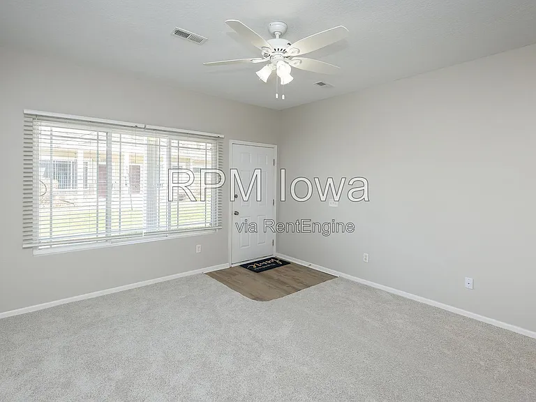 1108 NE 7th Ln — Photo 5