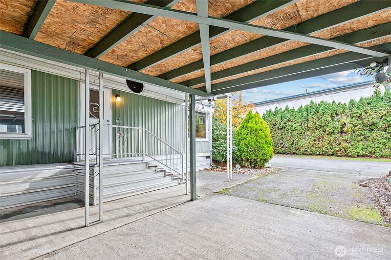 2nd image of 2522 Old Hwy 99 S Road #2