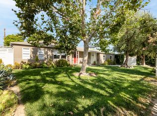 1104 N Beachwood Dr, Burbank, CA 91506