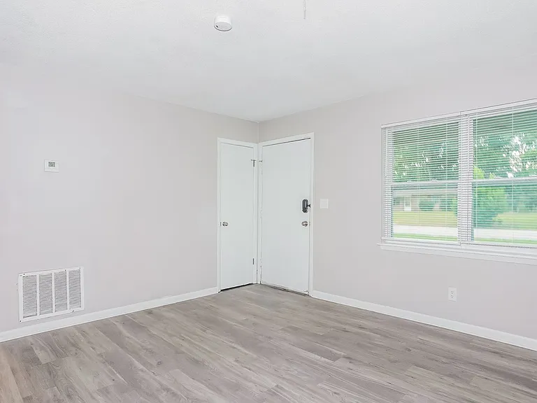 1494480_017_living_room_13079900.jpg