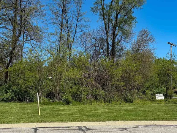 18015 Stoneridge Dr #14, South Bend, IN 46637