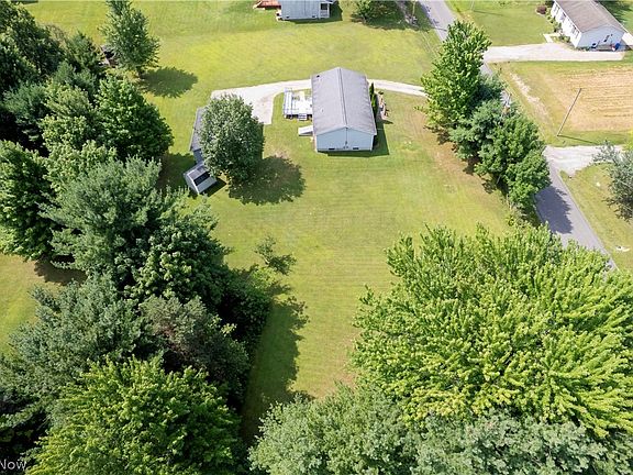 3rd image of 3071 Cinnamon Dr W