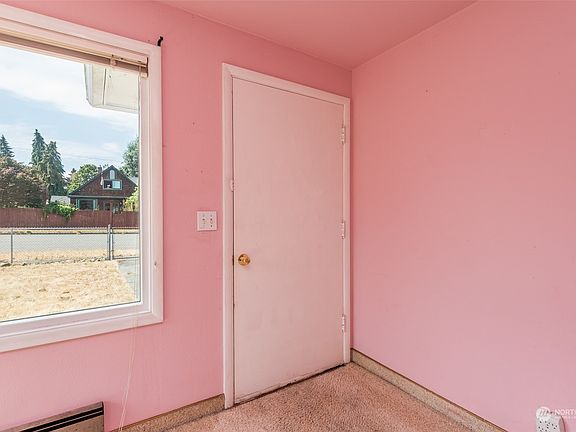 5th image of 1121 S Cedar Street