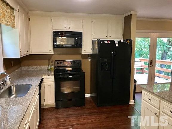 4th image of 2621 Cedar Creek Dr