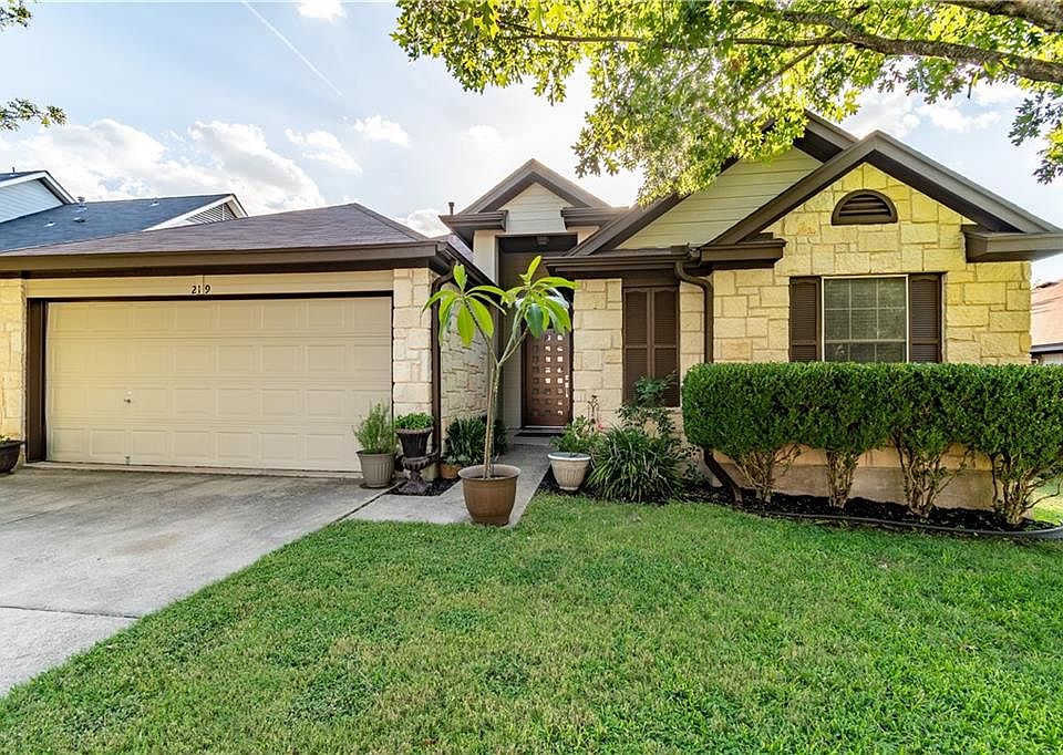 1st image of 219 Estate Dr