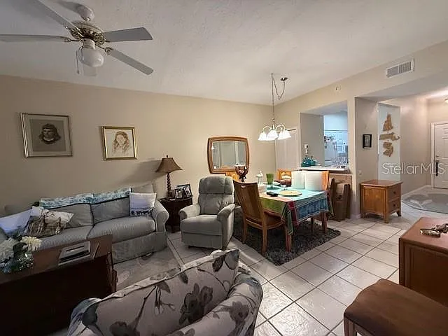 2 bed, 2.0 bath, 1004 sqft, $1,725 — Photo 4