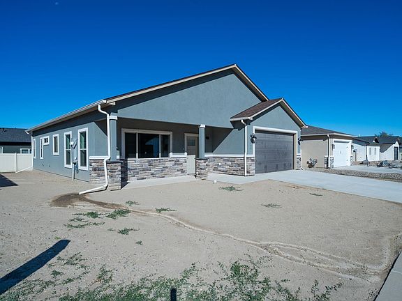 2nd image of 255 Brooke Ln