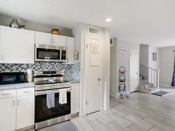 5th image of 2209 Ridgewood Dr