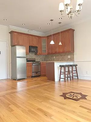 3rd image of 106 W 80th St APT 3F