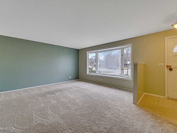 3rd image of 828 S Braintree Dr