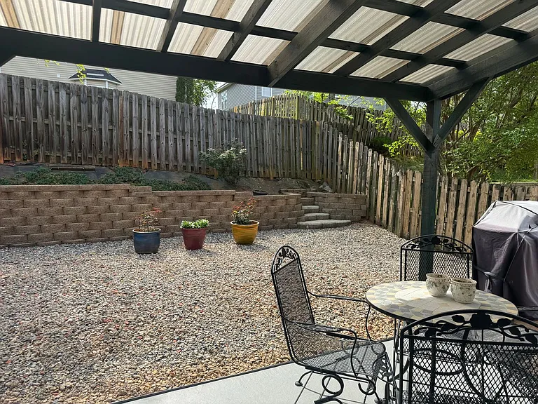 136 Madelia Pl — Photo 32