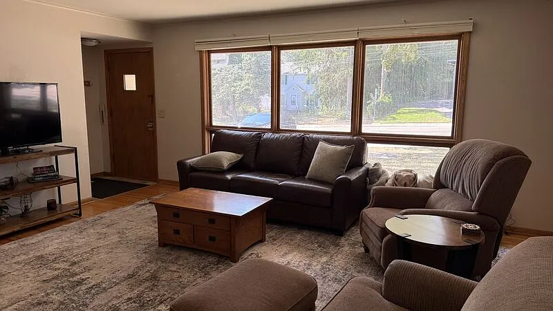 2 bed, 2.0 bath, 2238 sqft, $2,495 — Photo 3