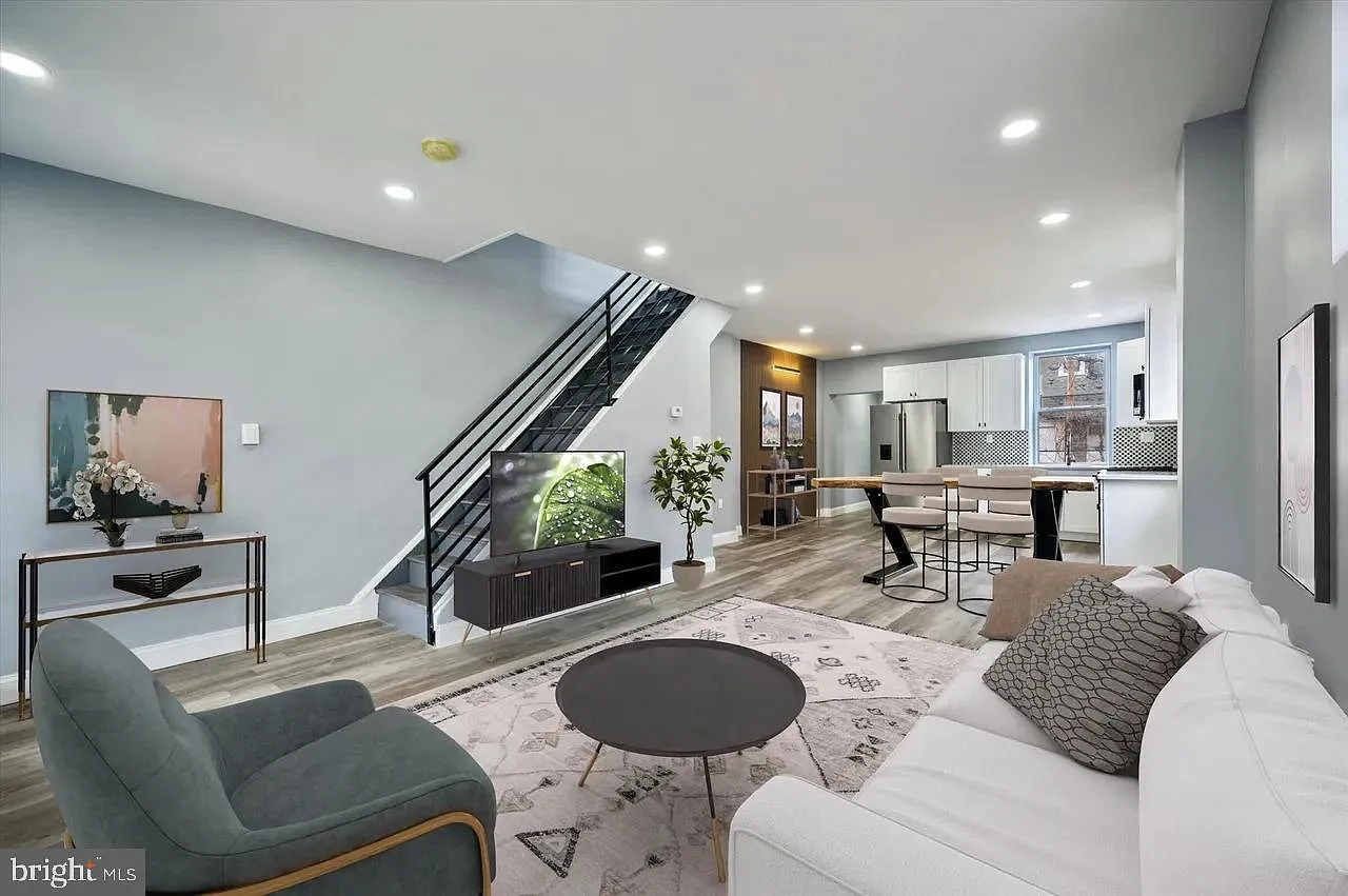 4 bed, 2.5 bath, 1216 sqft, $2,200 — Photo 4