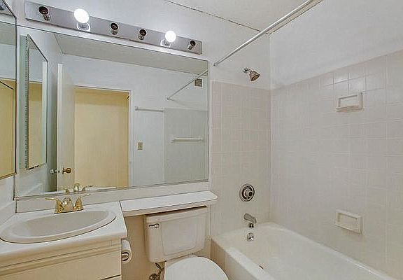 5th image of 300 Cathedral Pkwy #19-B