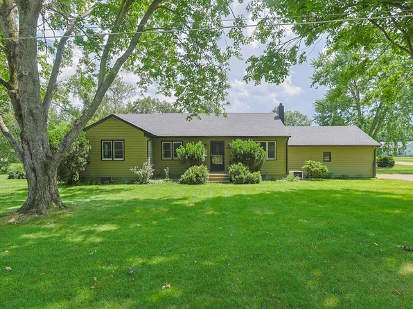 27201 Stuart St, Edwardsburg, MI 49112