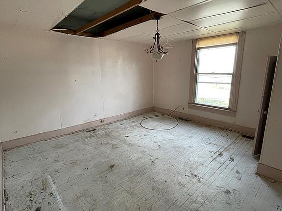 4th image of 1532 Herr Ave