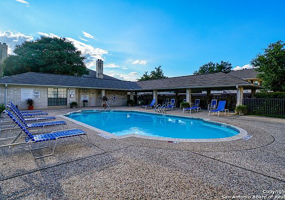 4th image of 2611 Eisenhauer Rd #1501