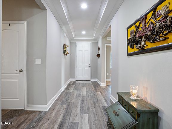 4th image of 105 Blanco Dr