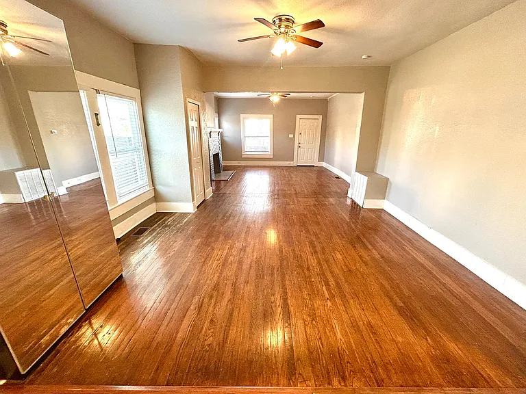 502 E Laurel — Photo 7