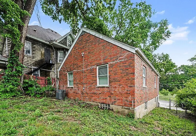 937 Grand Ave — Photo 22