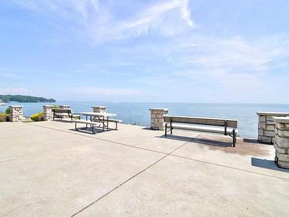 4th image of 153 Cottage Cove Dr