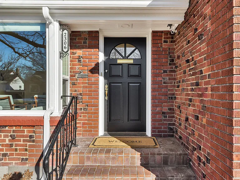 2306 W Madison Ave — Photo 53