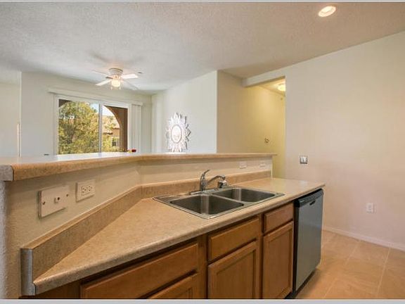4th image of 601 Menaul Blvd NE Unit 1406