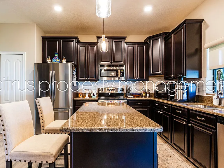 2052 Solar Dr — Photo 11