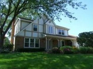 1227 Sussex Ln, Libertyville, IL 60048